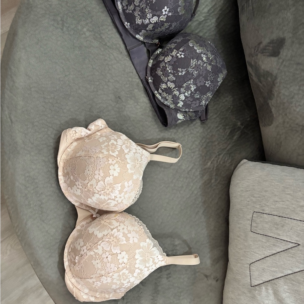 Two VS laced bras 34DD